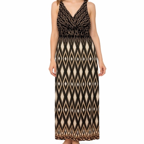 Soma Dresses & Skirts - Soma Black & Beige Geometric Maxi Dress Size Large Boho Racerback Stretch